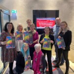 Der Berufsgruppenausschuss der Sozialarbeiterinnen und Sozialarbeiter in der Stadt Wien
hat in der Sitzung am World Social Work Day 21.03.2023 auf den zentralen Stellenwert der Sozialen Arbeit im Auftrag der Gesellschaft hingewiesen:
„Wir respektieren Vielfalt“